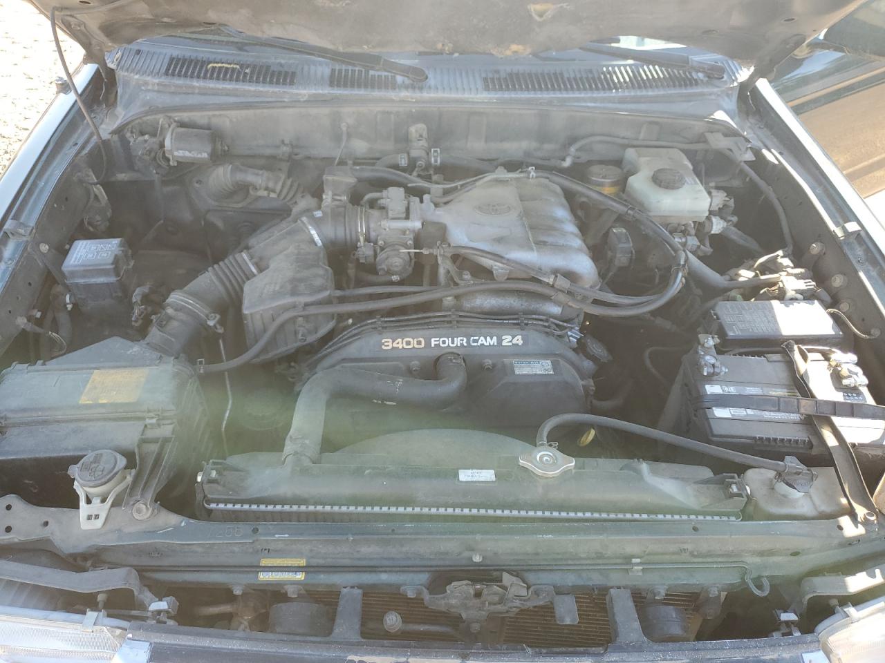2002 Toyota 4Runner - Image 12