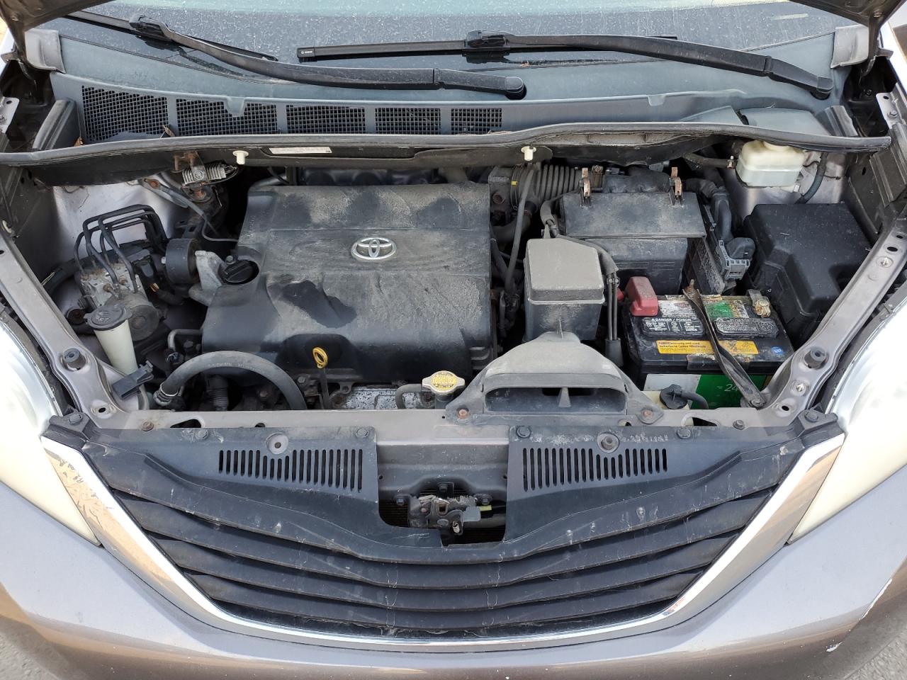 2011 Toyota Sienna Le VIN: 5TDKK3DC0BS015719 Lot: 48758665