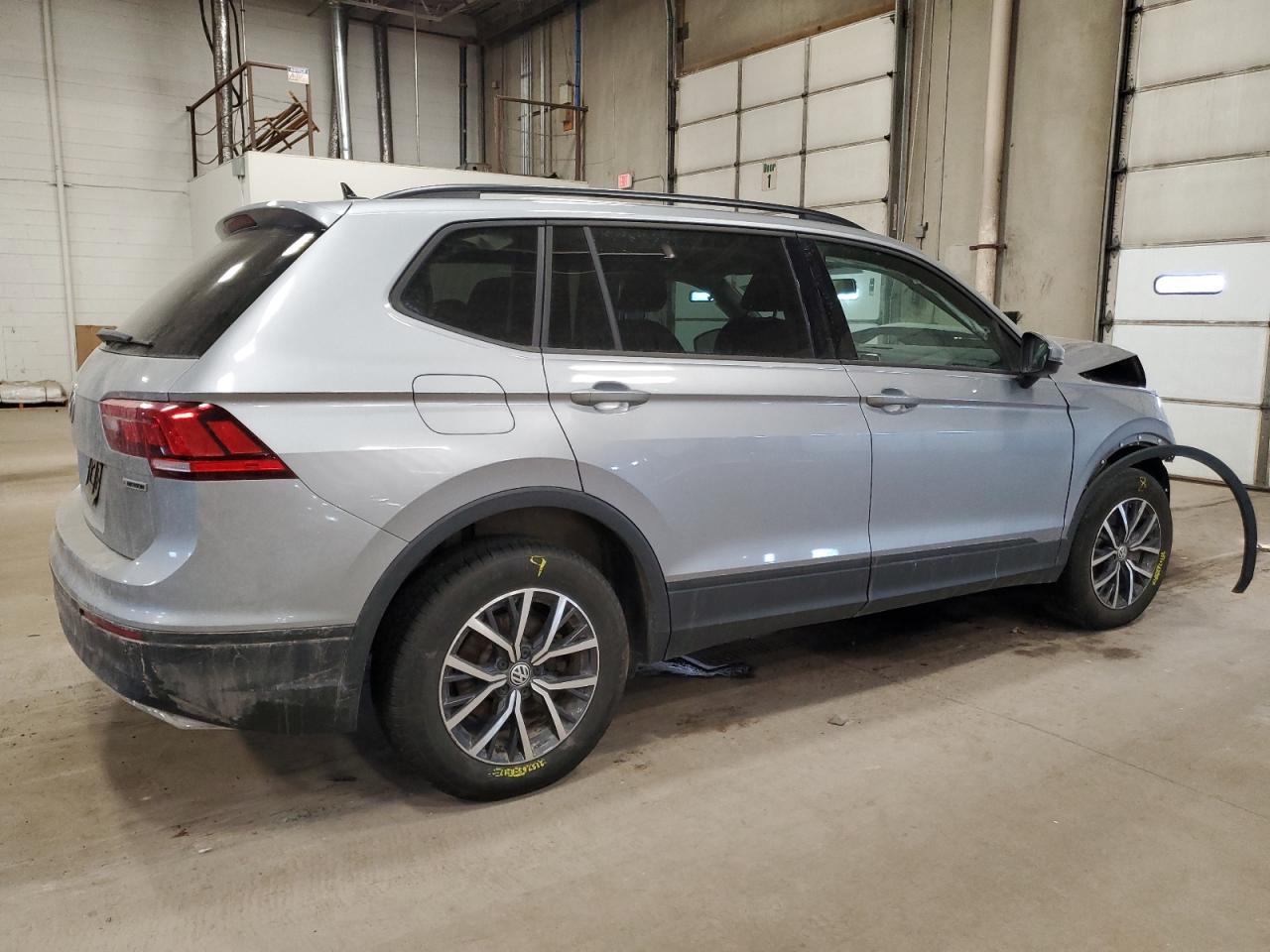 2021 Volkswagen Tiguan - Image 3