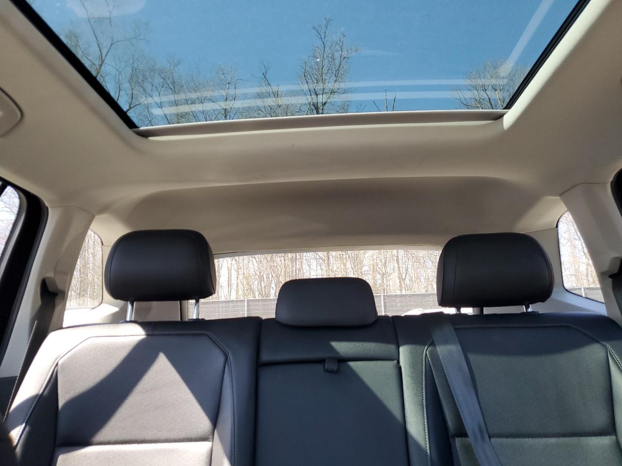 2020 Volkswagen Tiguan - Image 10