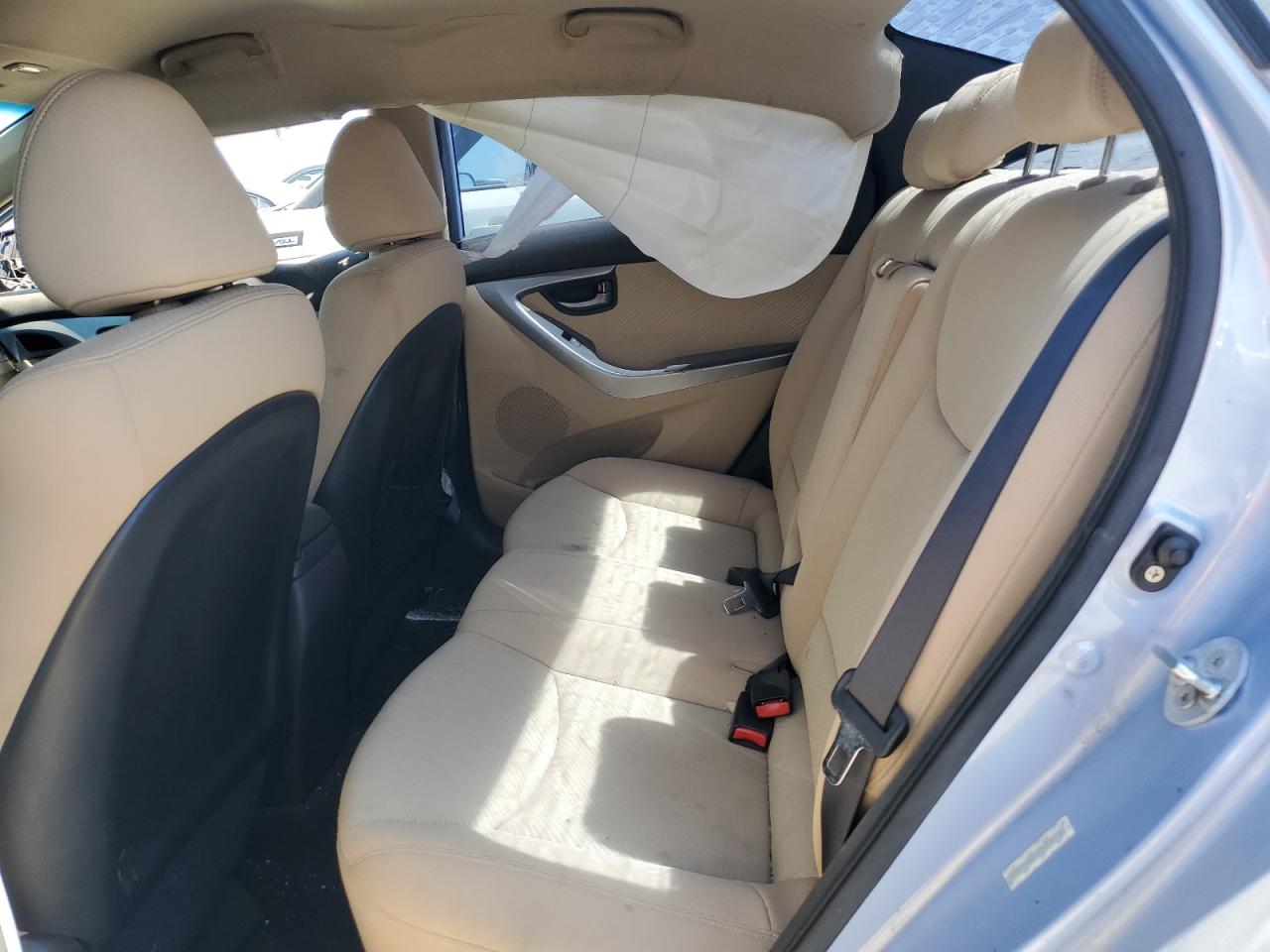 2013 Hyundai Elantra - Image 10