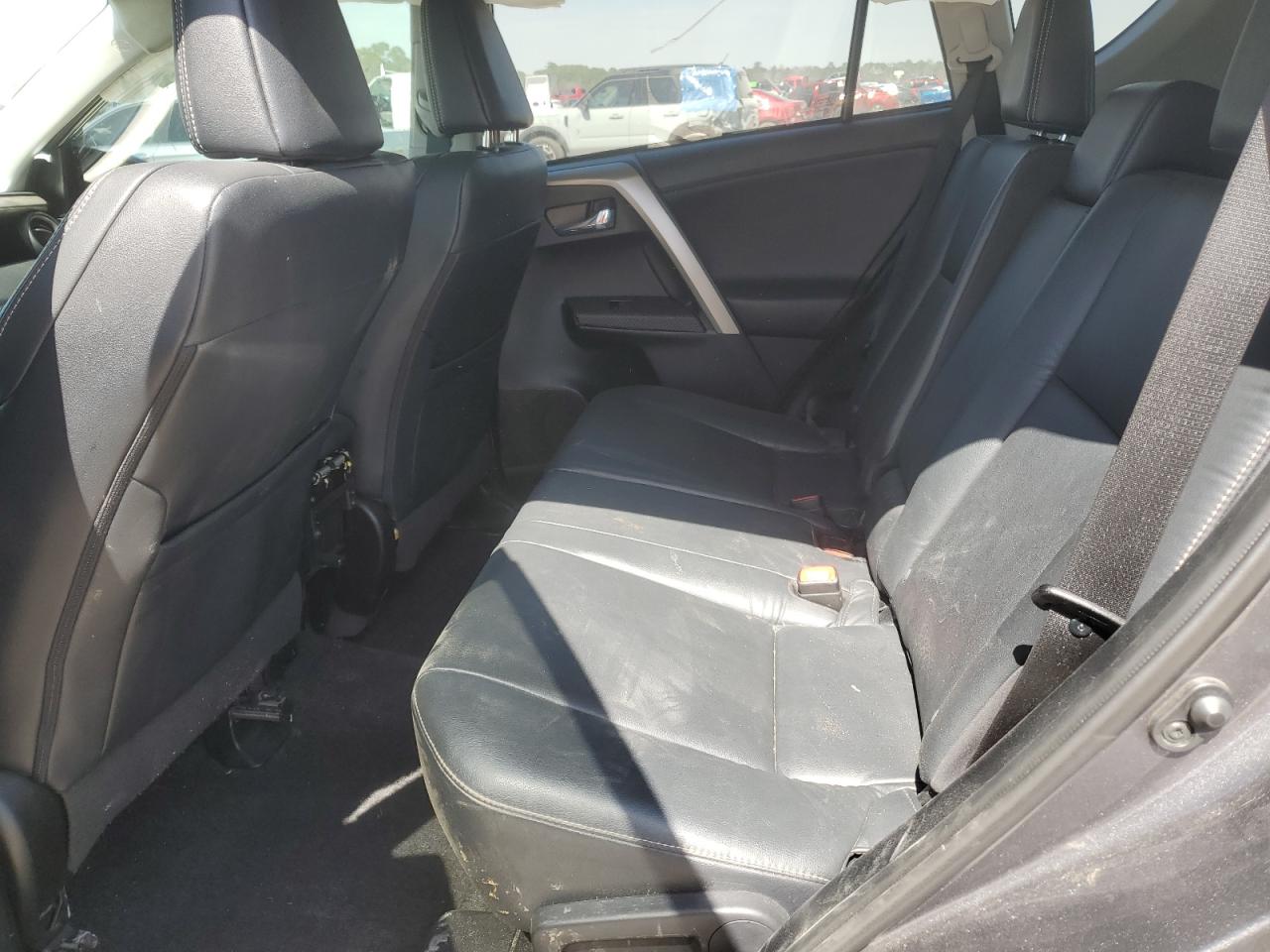 2015 Toyota RAV 4 - Image 10