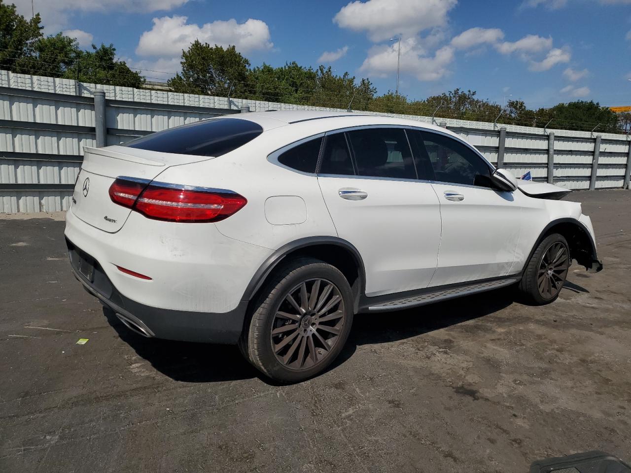 2018 Mercedes-Benz GLC - Image 3
