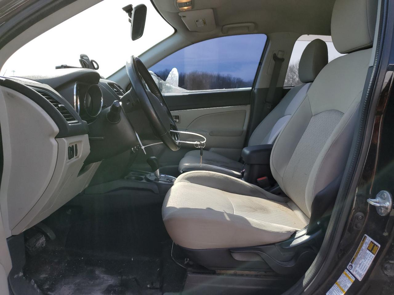 2017 Mitsubishi Outlander - Image 7