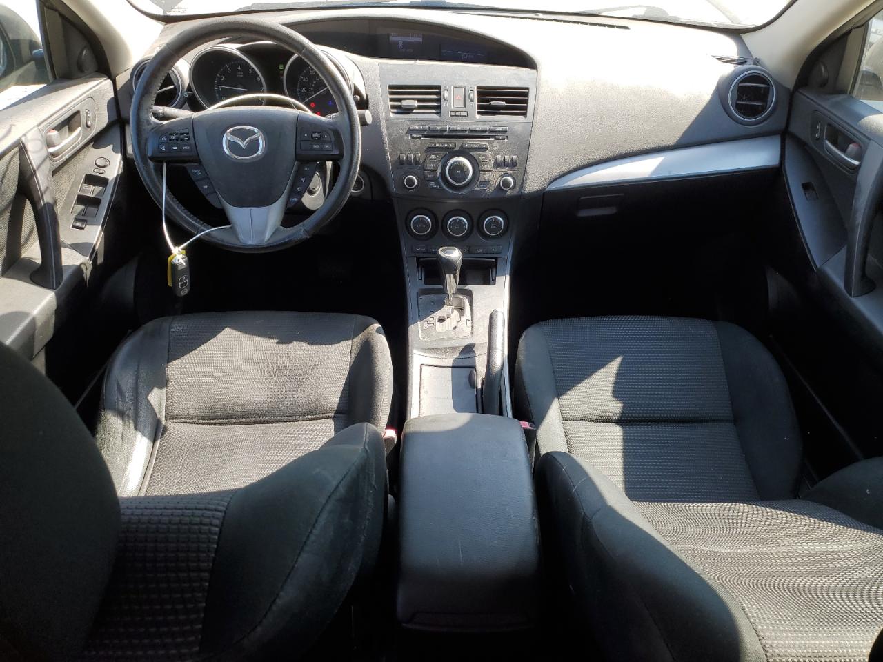 2013 Mazda 3 - Image 8