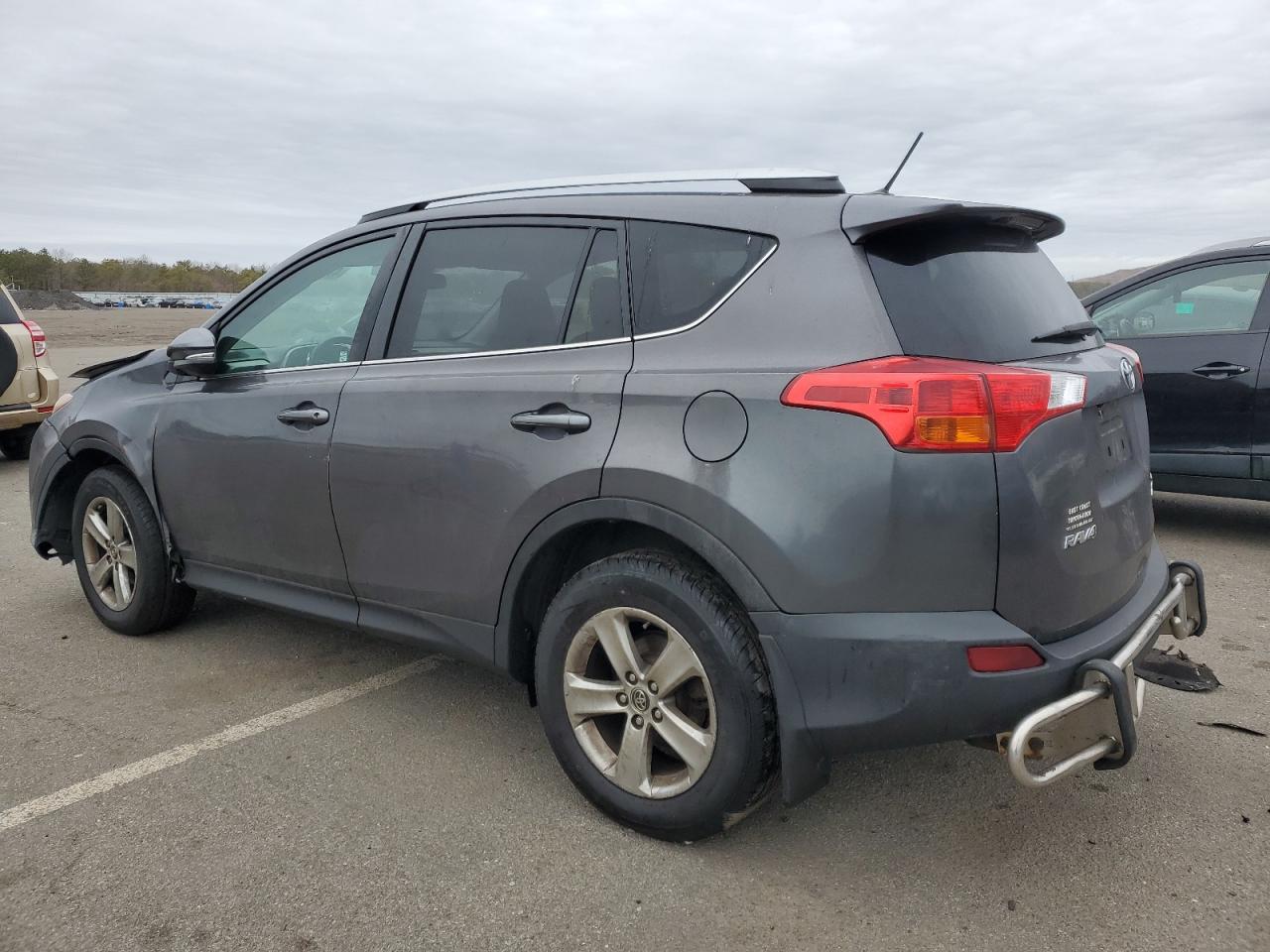 2015 Toyota RAV 4 - Image 2