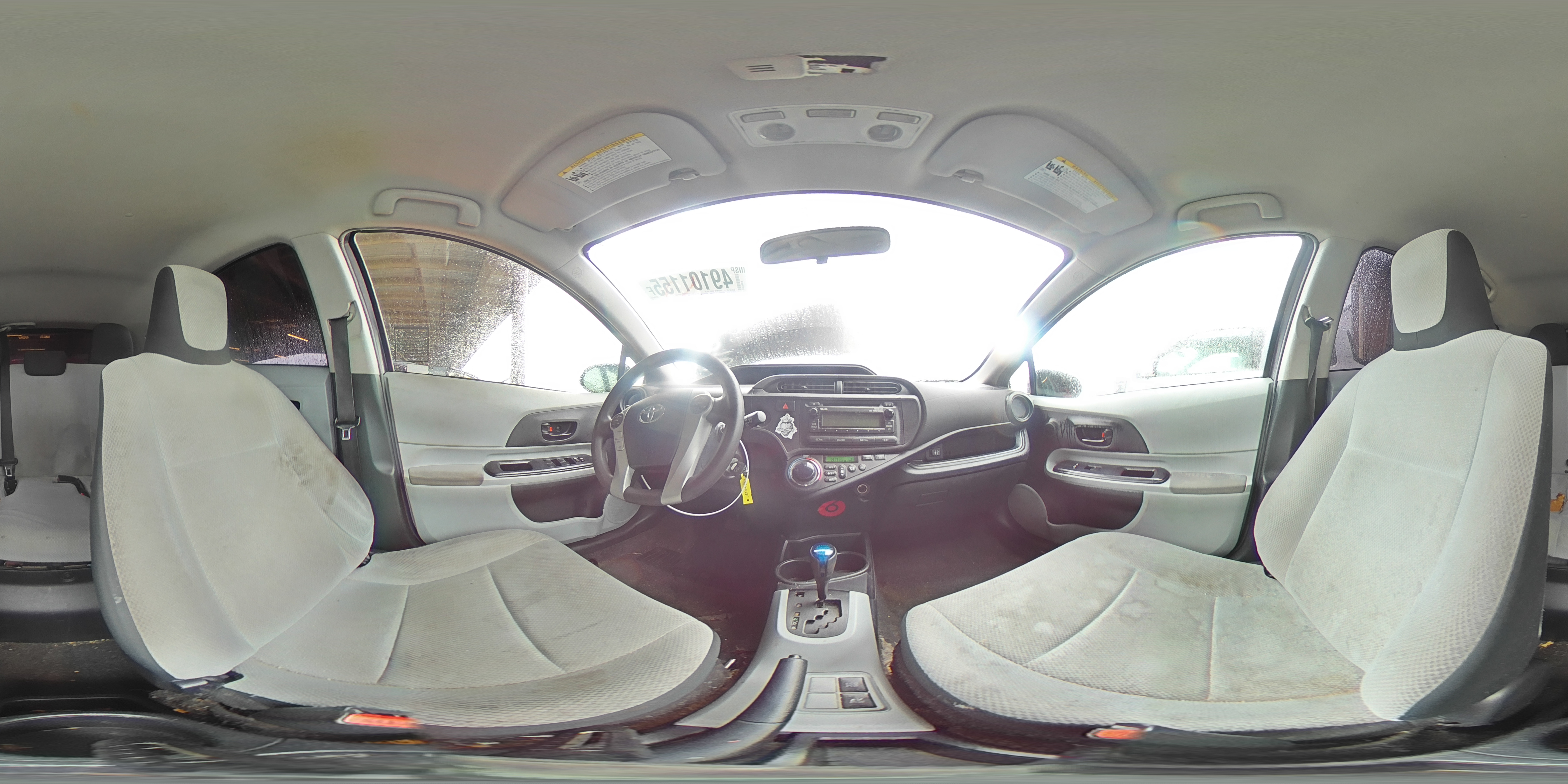 2013 Toyota Prius - Image 13