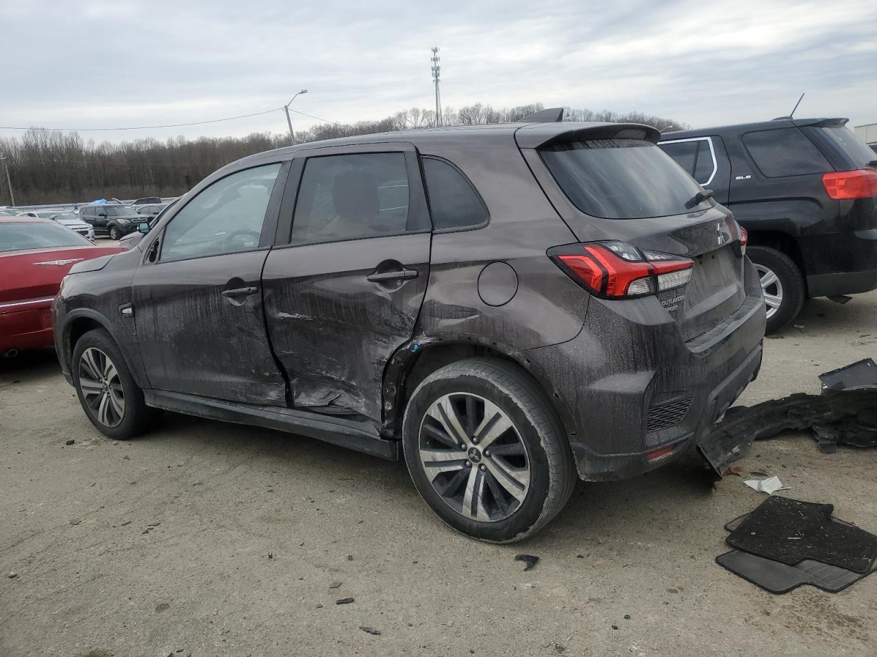 2021 Mitsubishi Outlander - Image 2