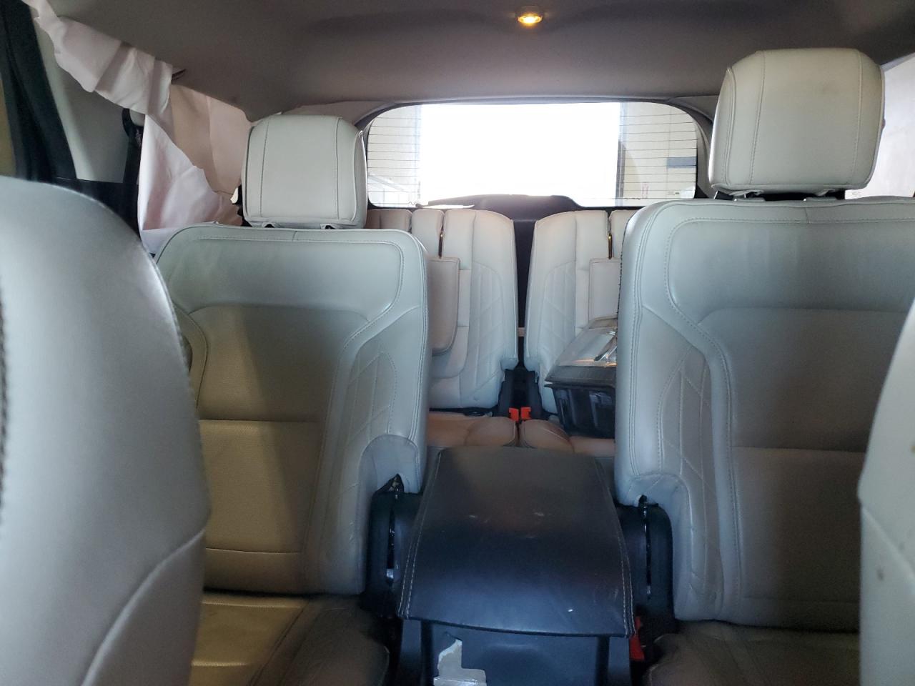 2016 Ford Explorer - Image 10