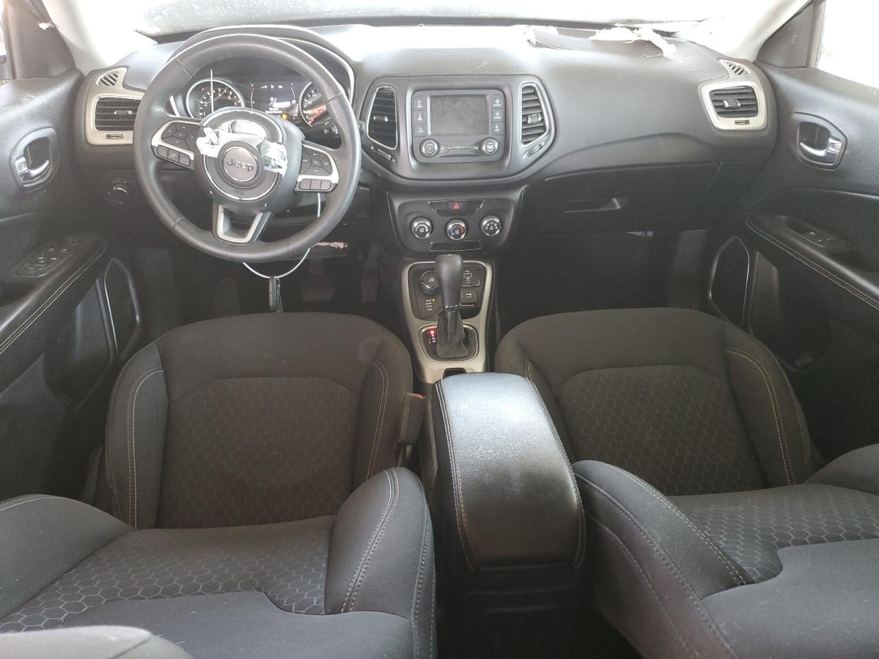 2018 Jeep Compass - Image 8