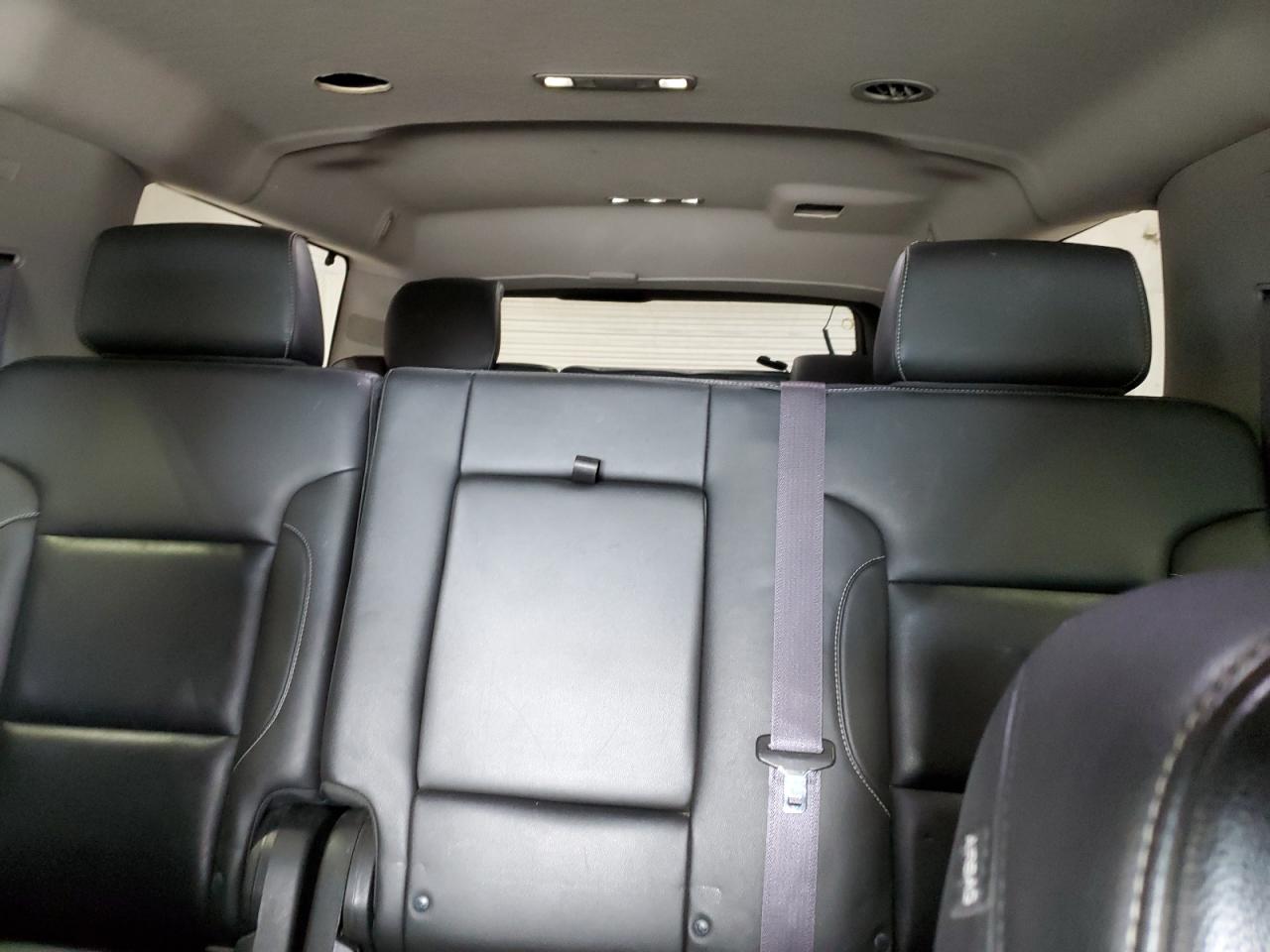 2015 Chevrolet Suburban - Image 10