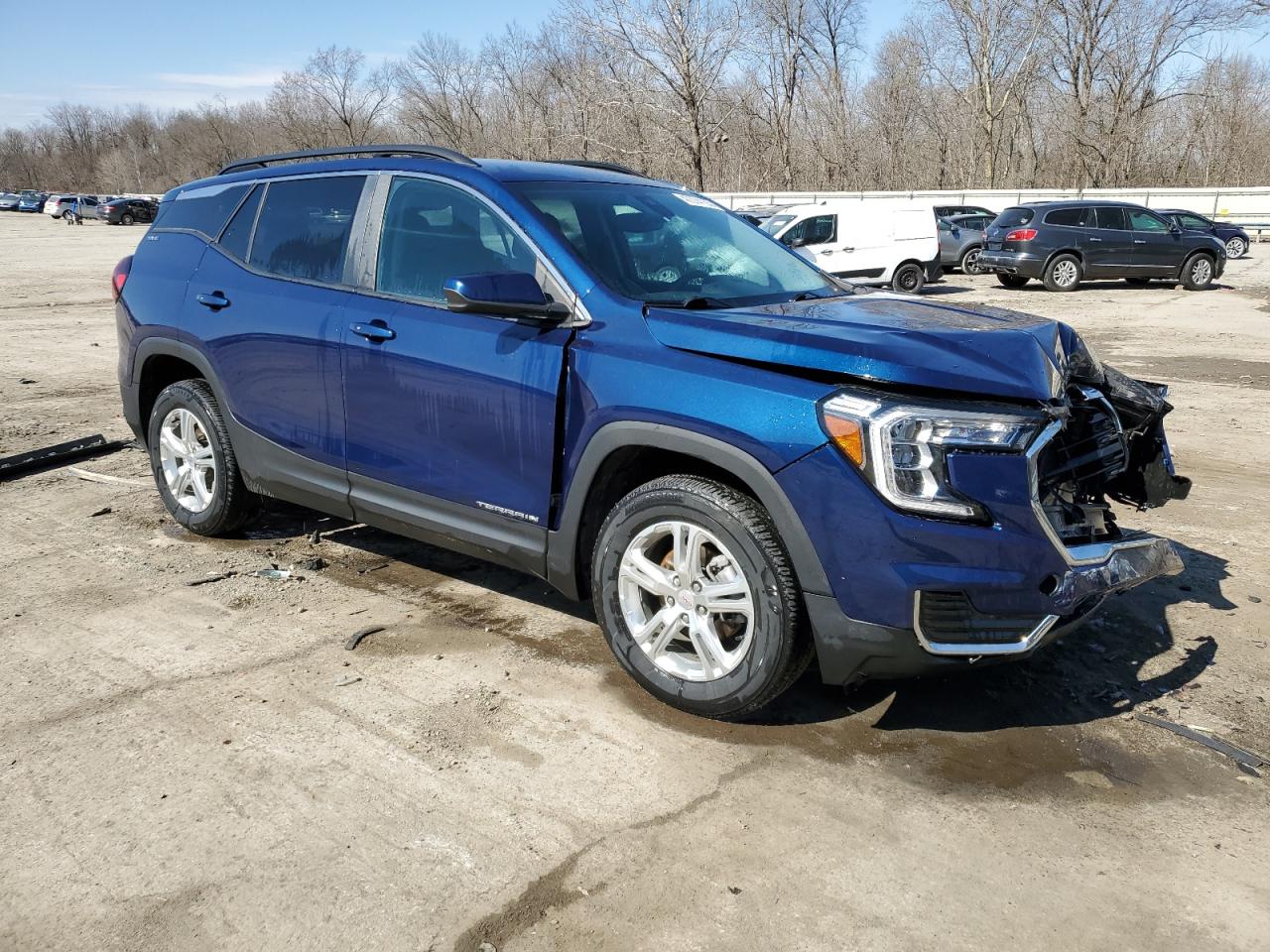 2022 GMC Terrain - Image 4
