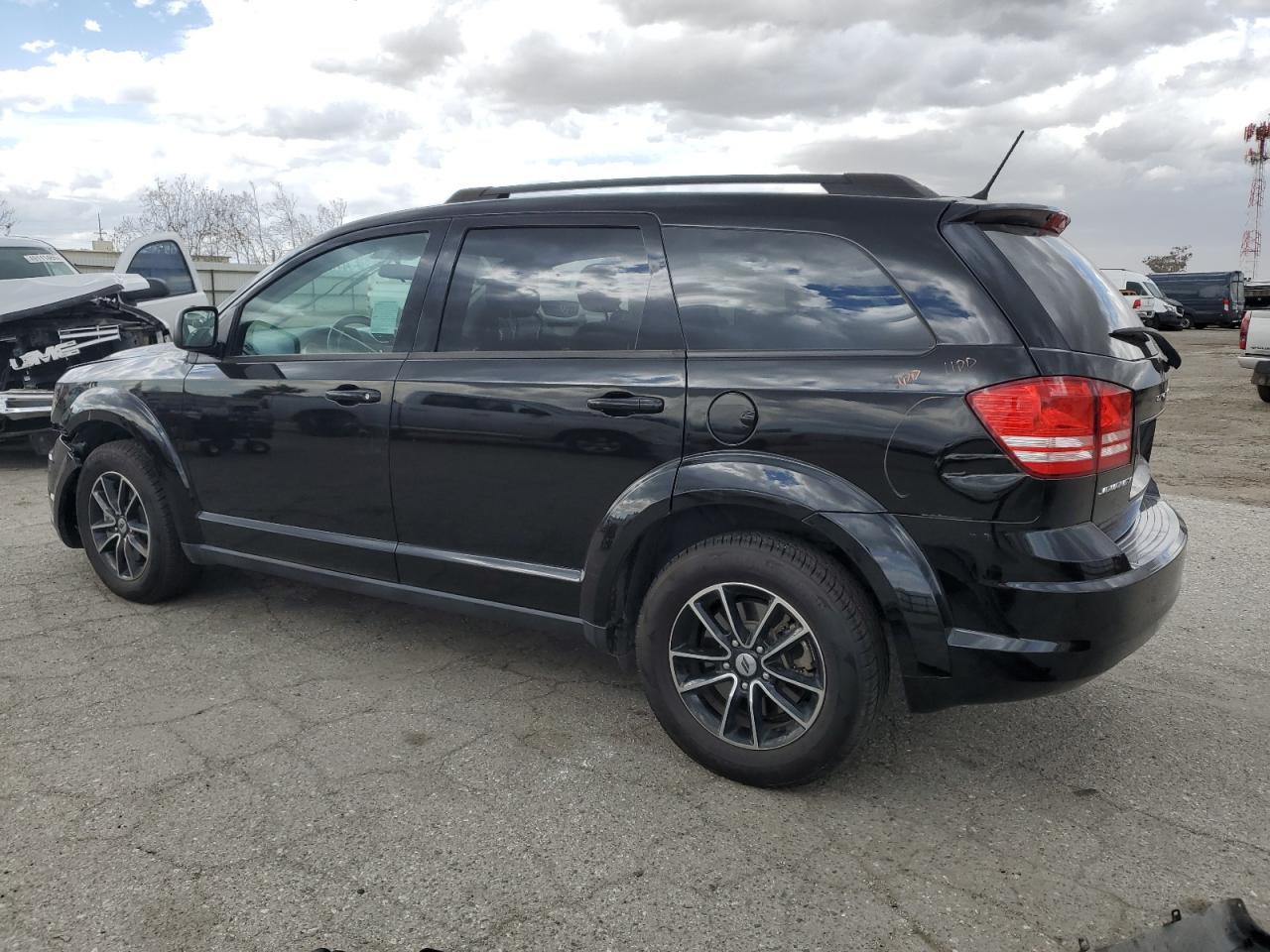 2018 Dodge Journey - Image 2