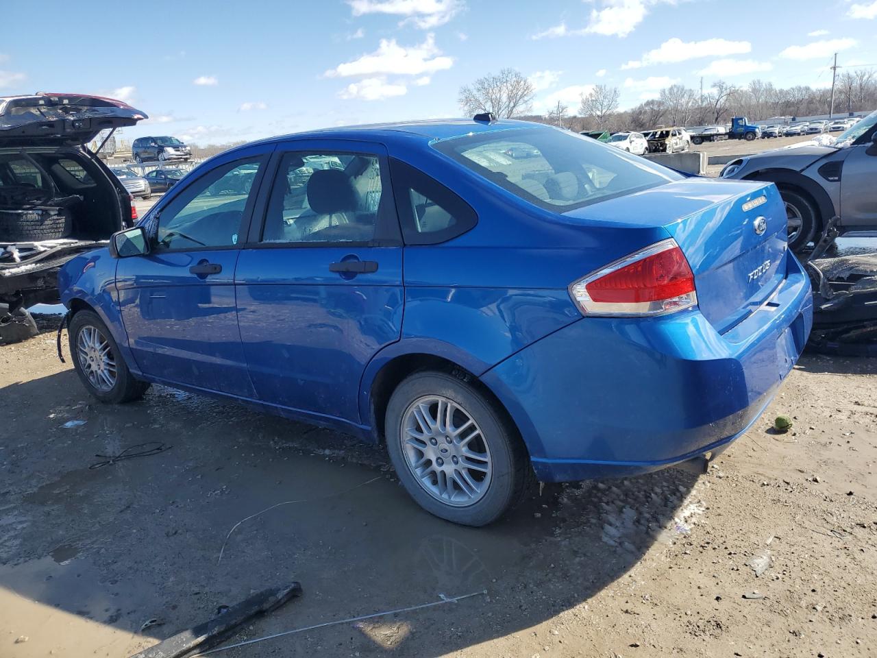 2010 Ford Focus - Image 2