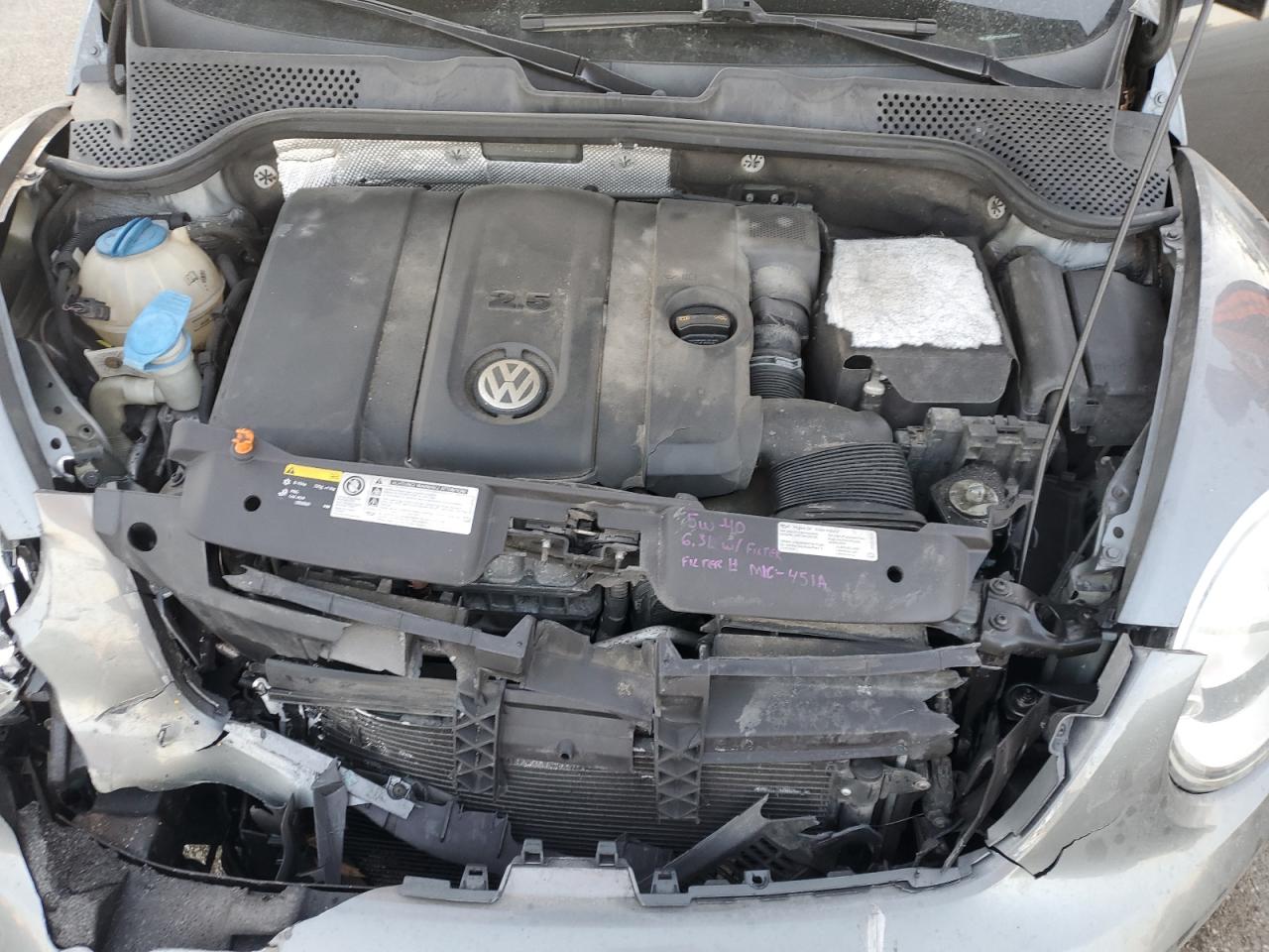 2013 Volkswagen Beetle - Image 12