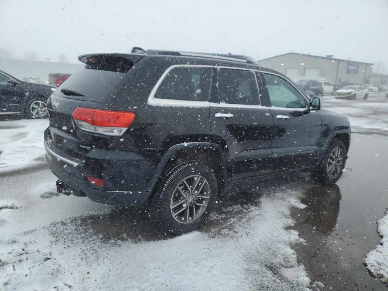 2017 Jeep Grand Cherokee - Image 3