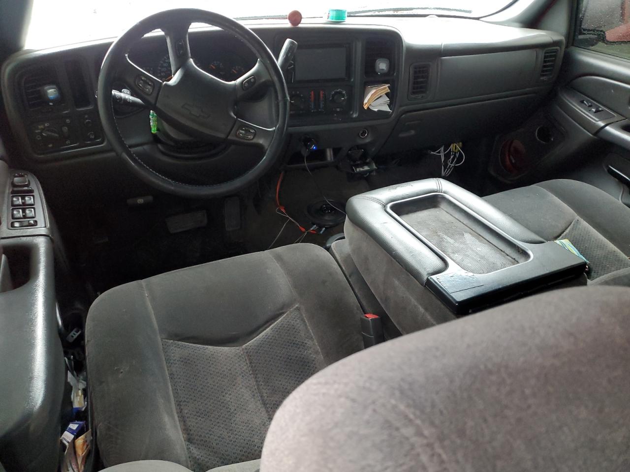 2005 Chevrolet Silverado - Image 8