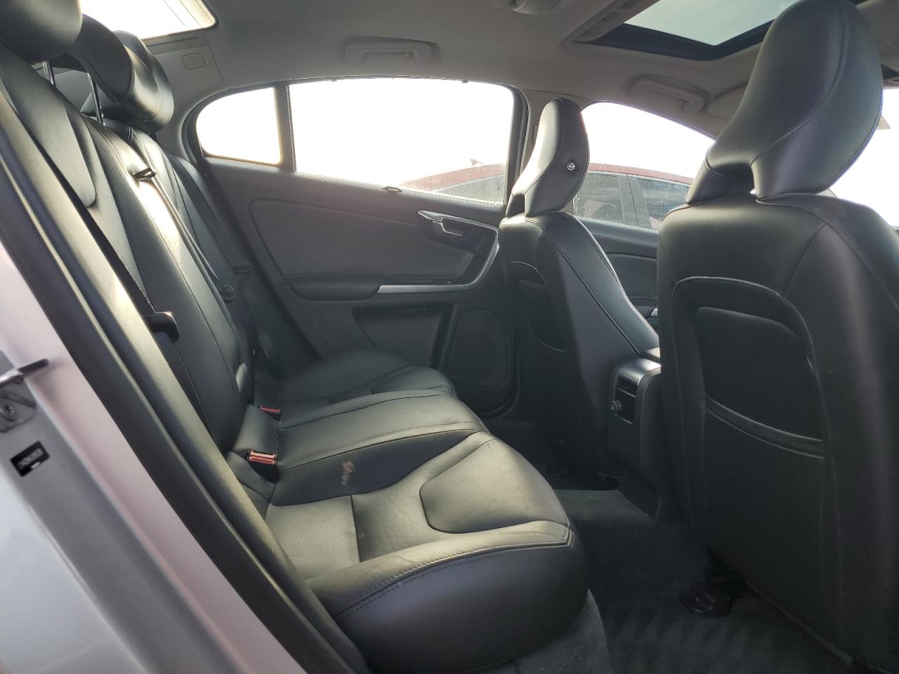 2018 Volvo S60 - Image 10
