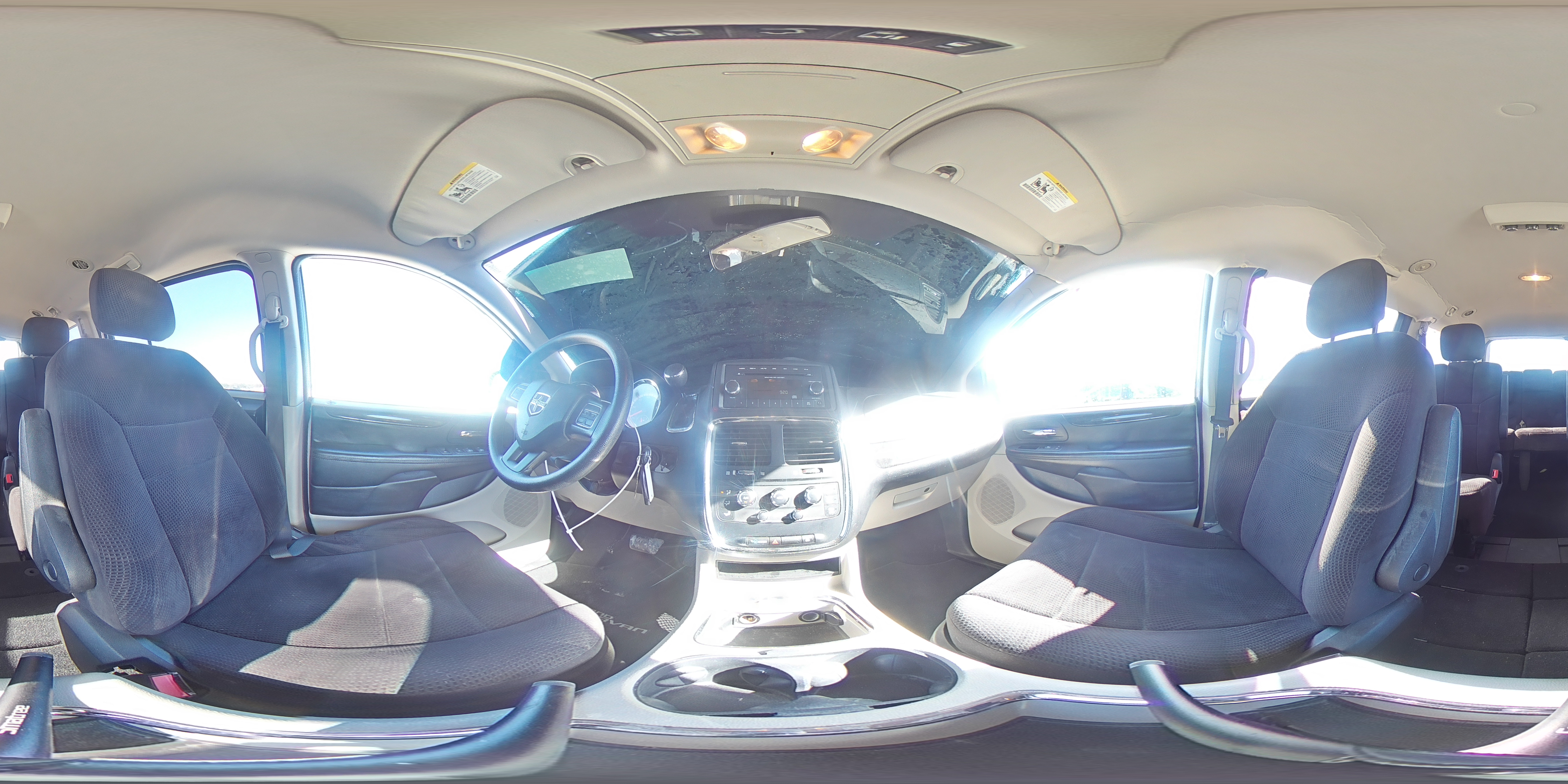 2014 Dodge Caravan - Image 16