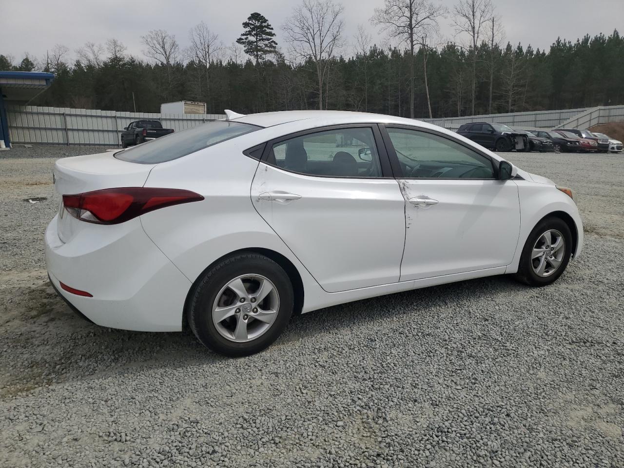 2015 Hyundai Elantra - Image 3