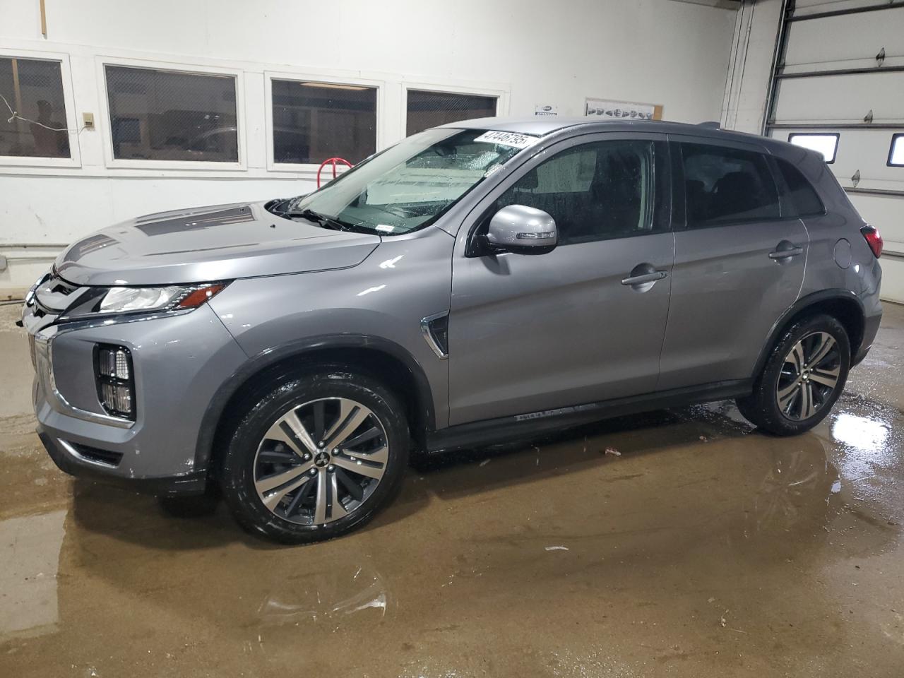 2020 Mitsubishi Outlander - Image 1