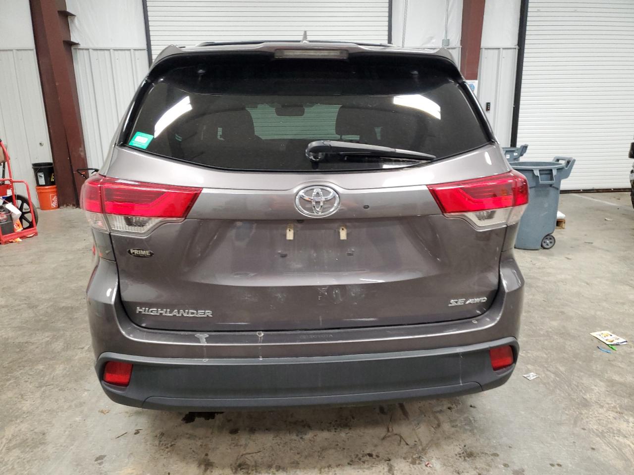 2017 Toyota Highlander - Image 6