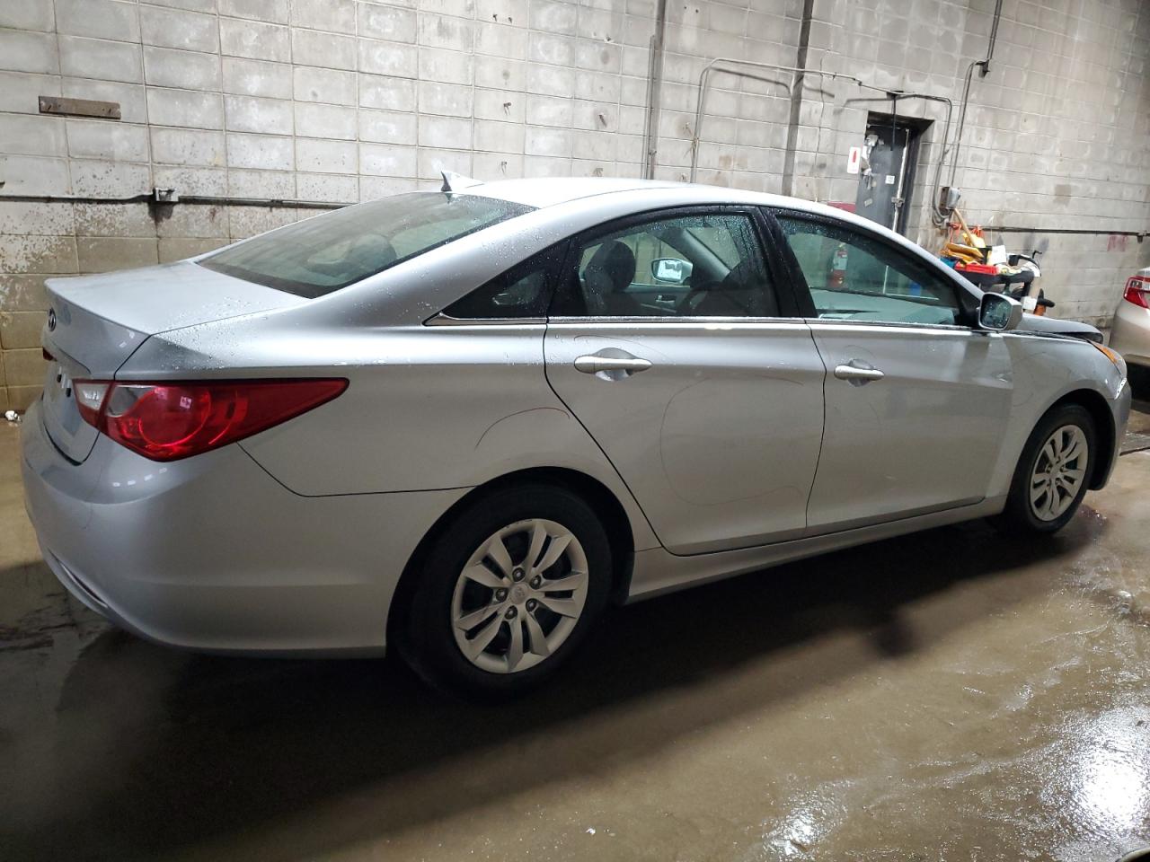 2012 Hyundai Sonata - Image 3