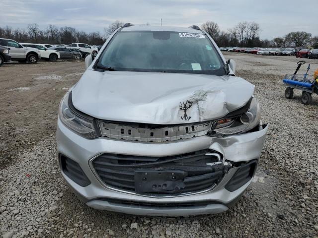  CHEVROLET TRAX 2018 Srebrny
