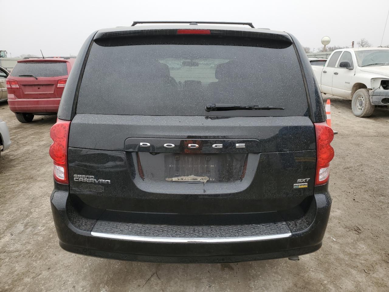 2017 Dodge Caravan - Image 6
