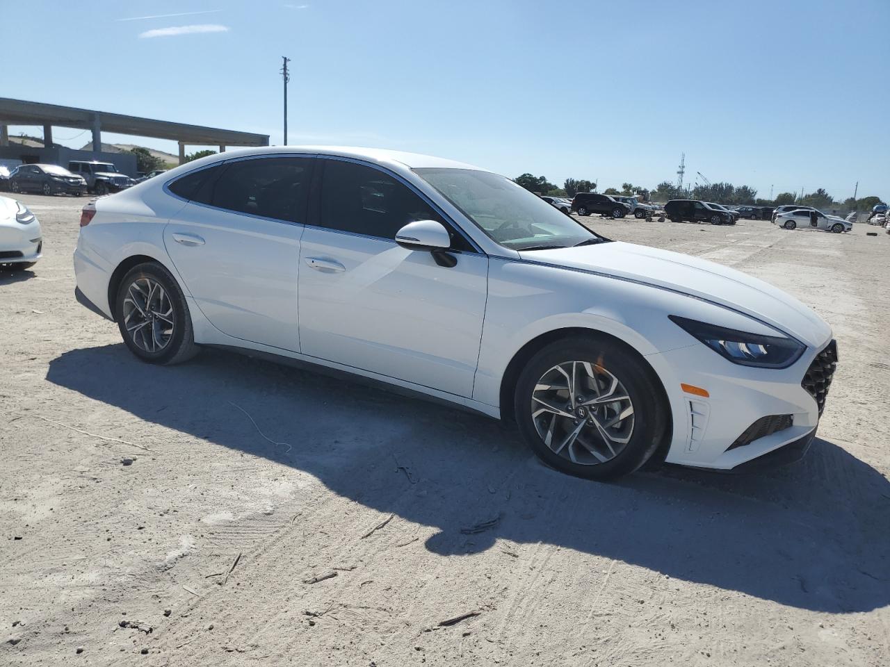 2022 Hyundai Sonata - Image 4