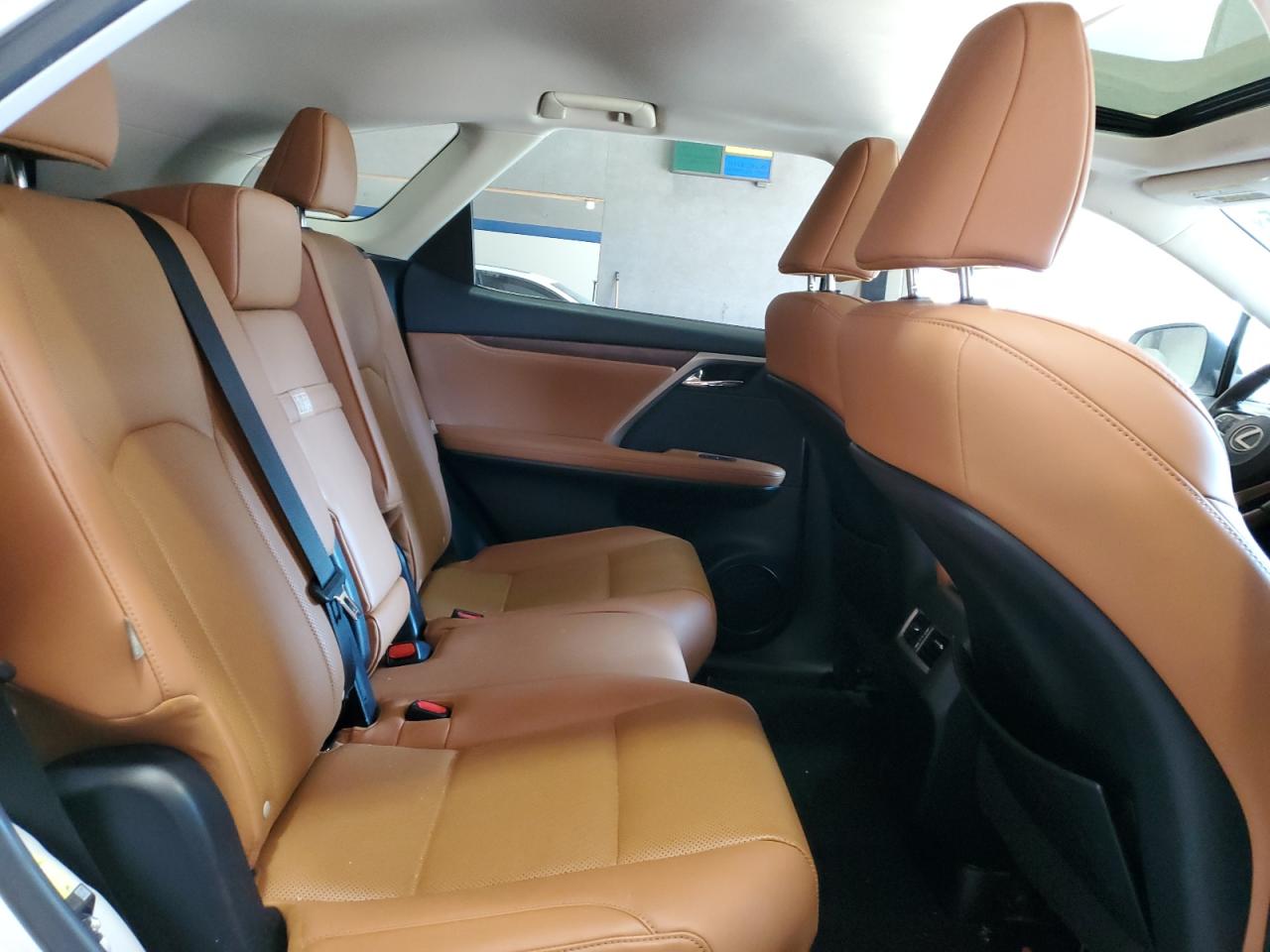 2022 Lexus RX - Image 11
