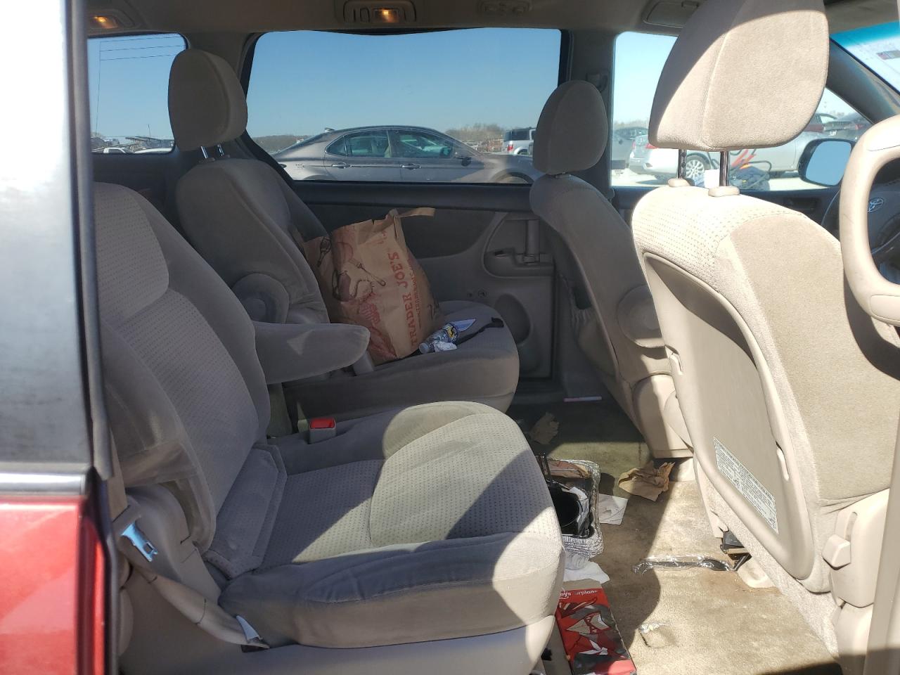 2009 Toyota Sienna - Image 12