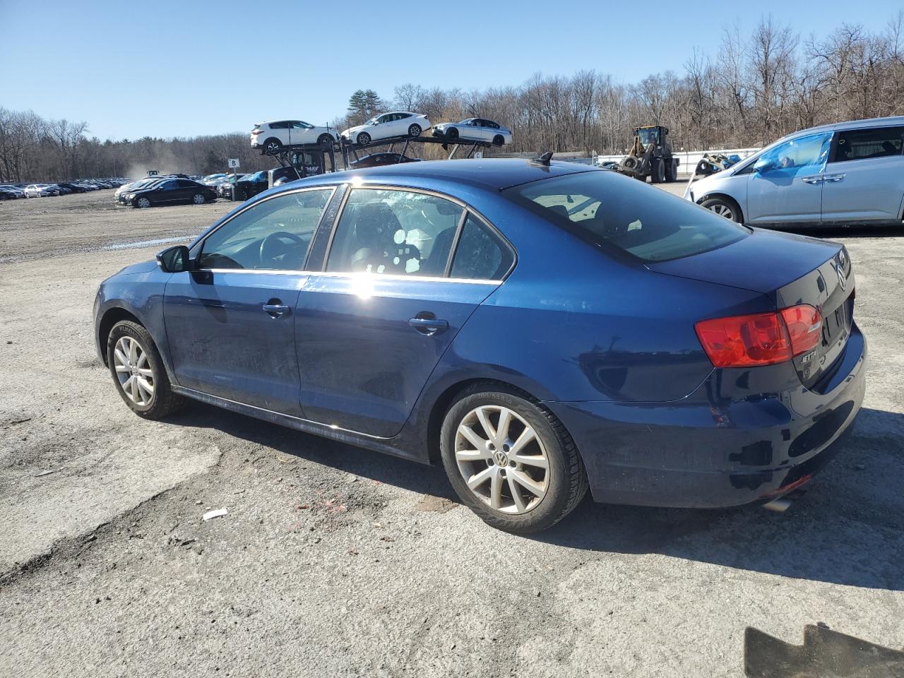 2014 Volkswagen Jetta - Image 2