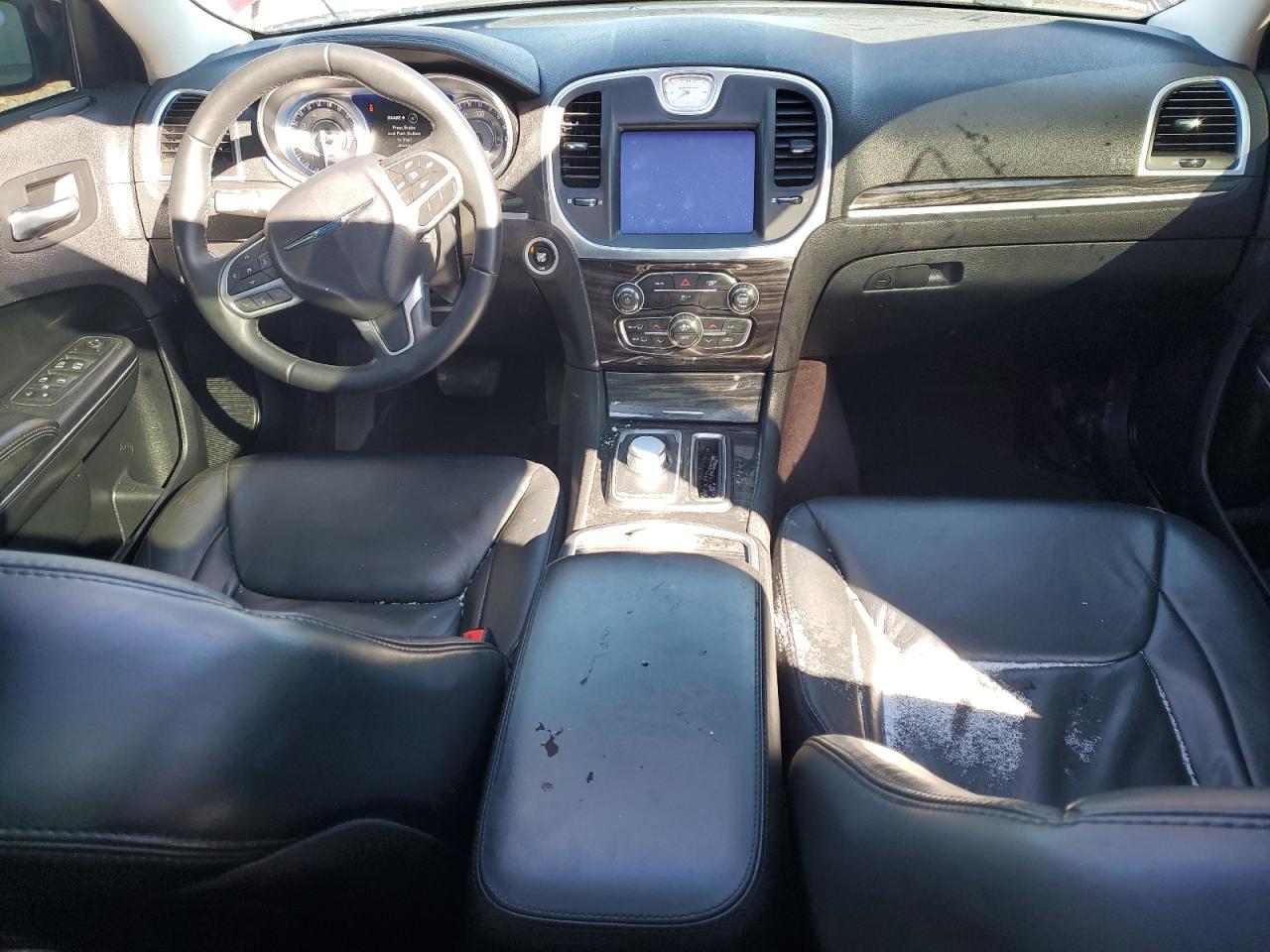 2017 Chrysler 300 - Image 8