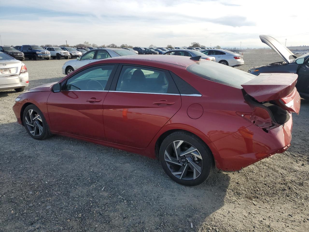 2024 Hyundai Elantra - Image 2