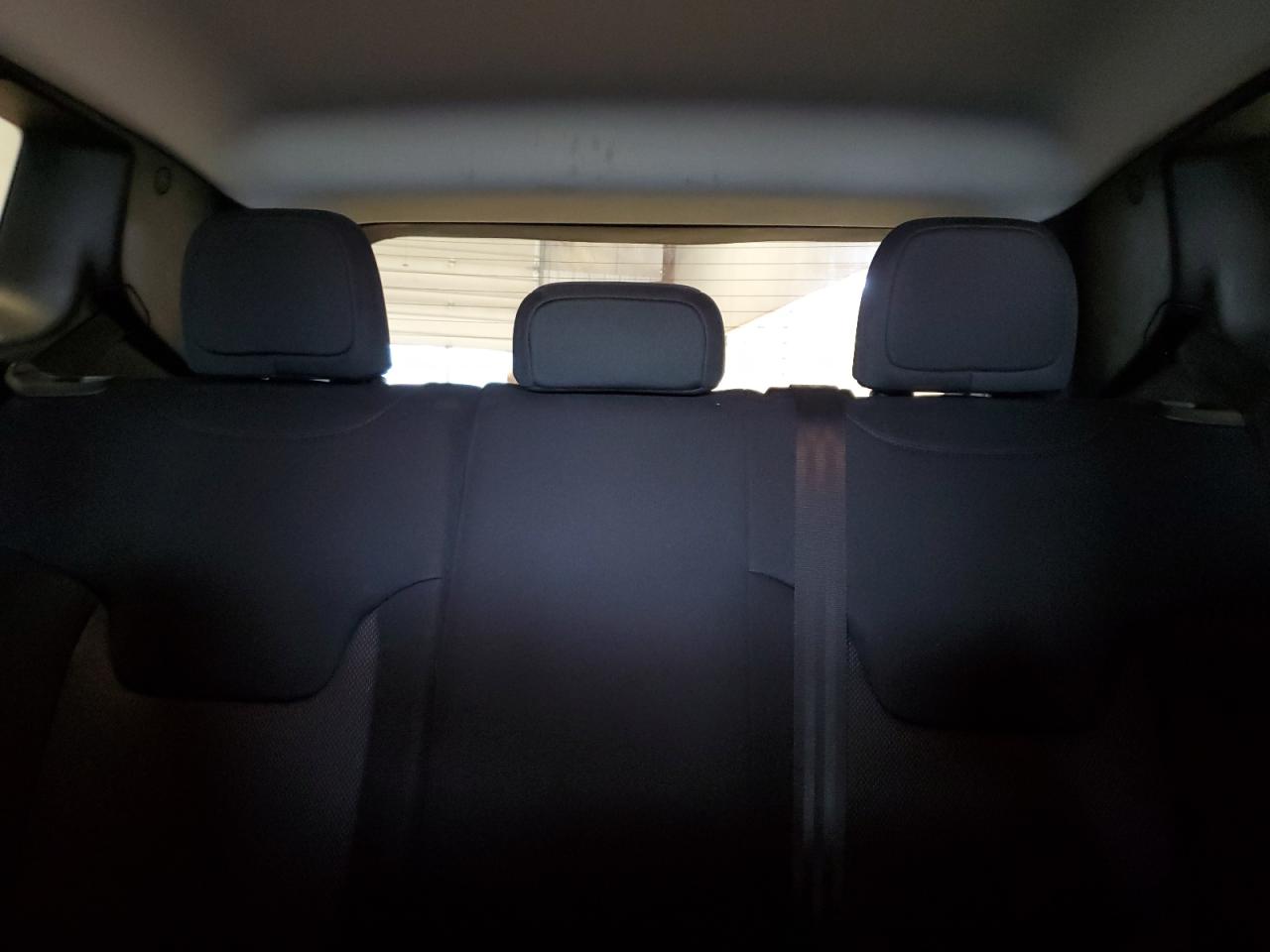 2018 Jeep Renegade - Image 10
