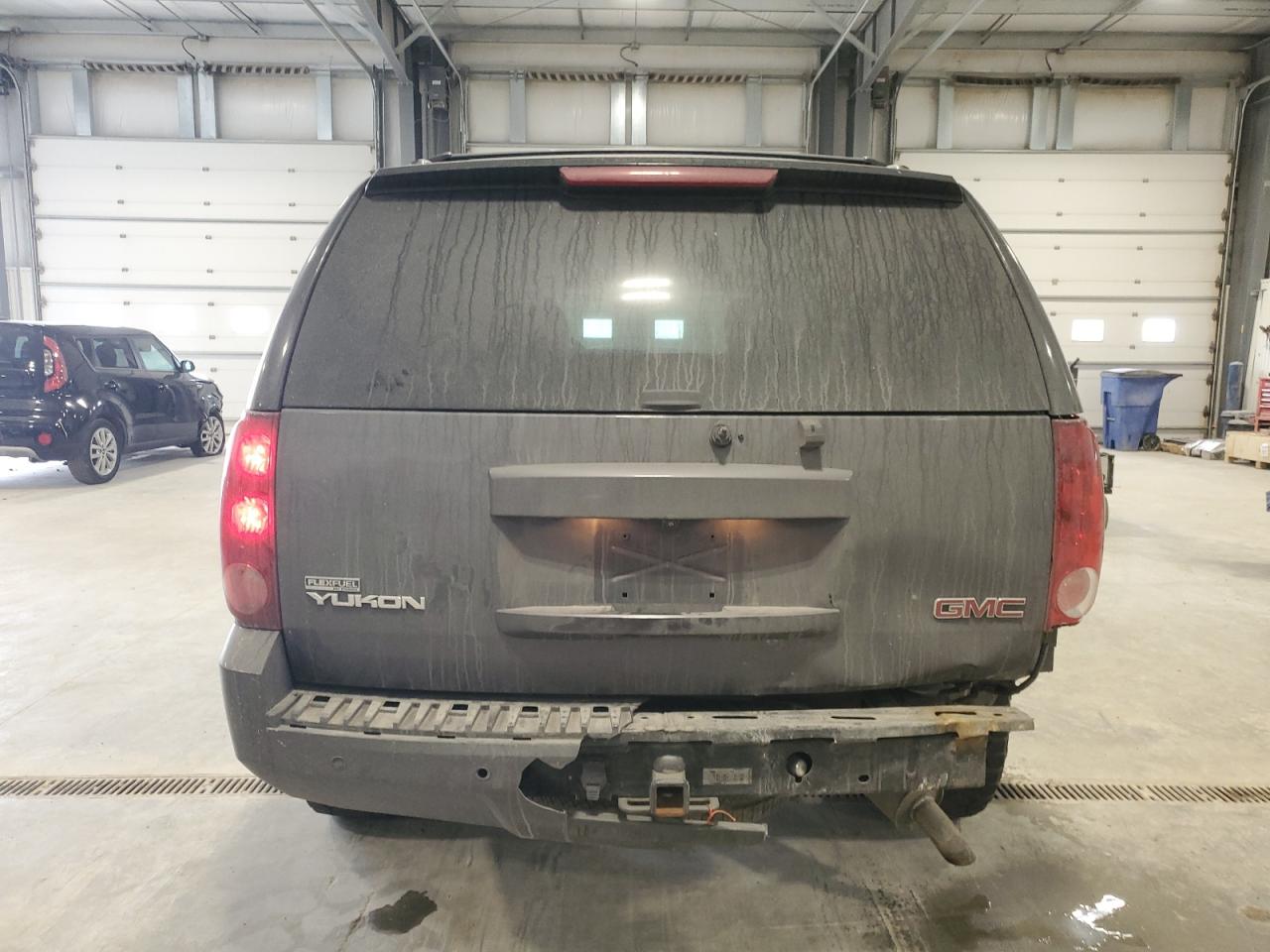 2011 GMC Yukon - Image 6