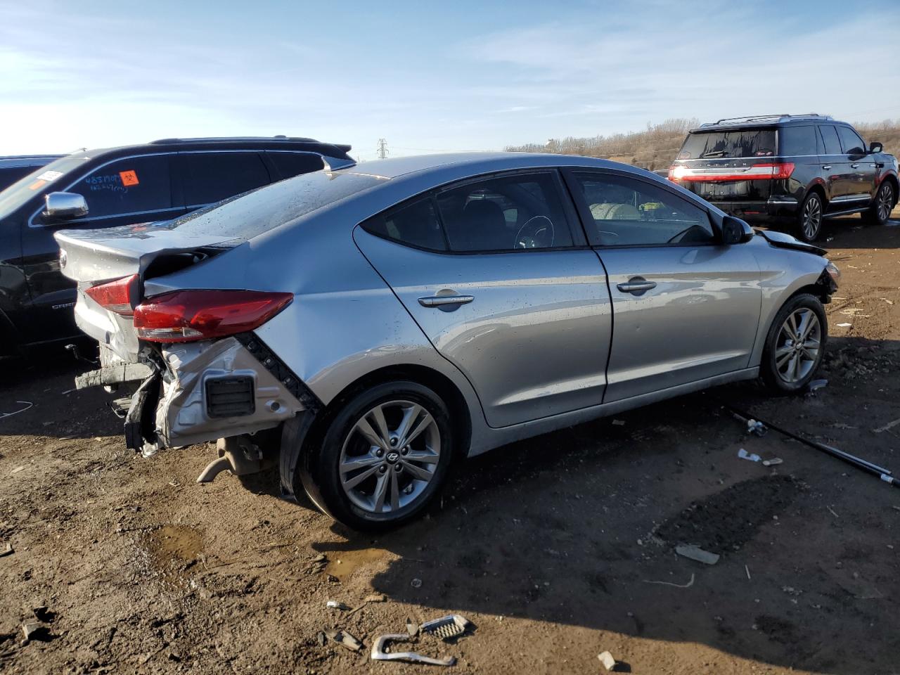 2017 Hyundai Elantra - Image 3