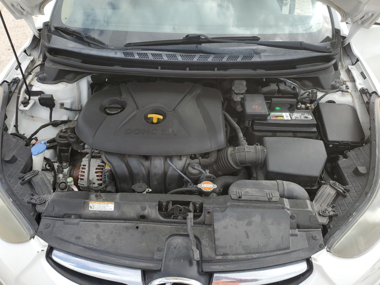2012 Hyundai Elantra - Image 11