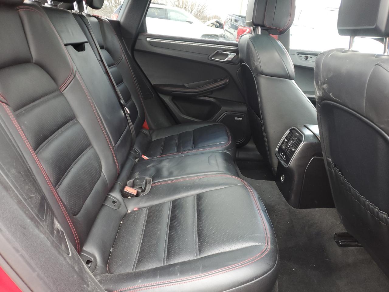 2017 Porsche Macan - Image 11