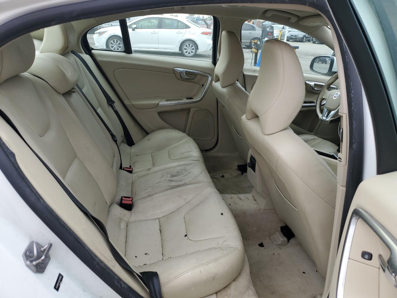 2016 Volvo S60 - Image 11