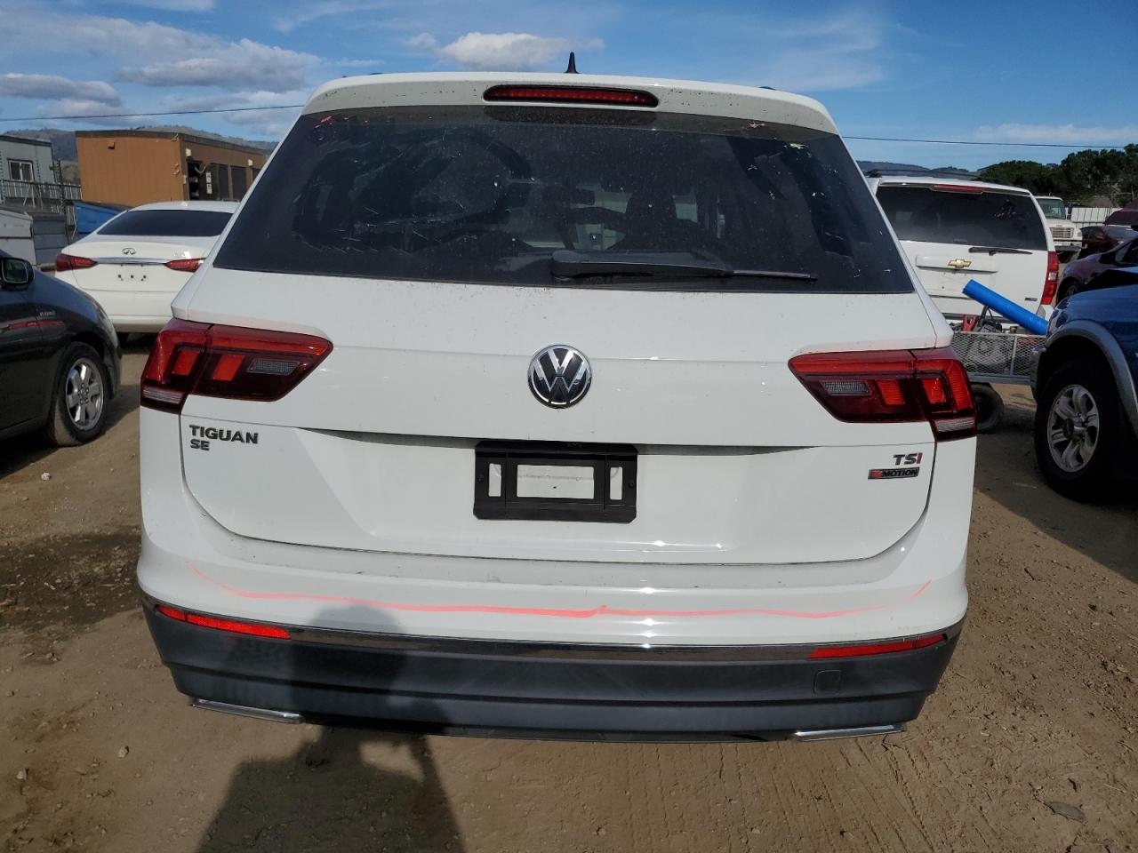 2018 Volkswagen Tiguan - Image 6