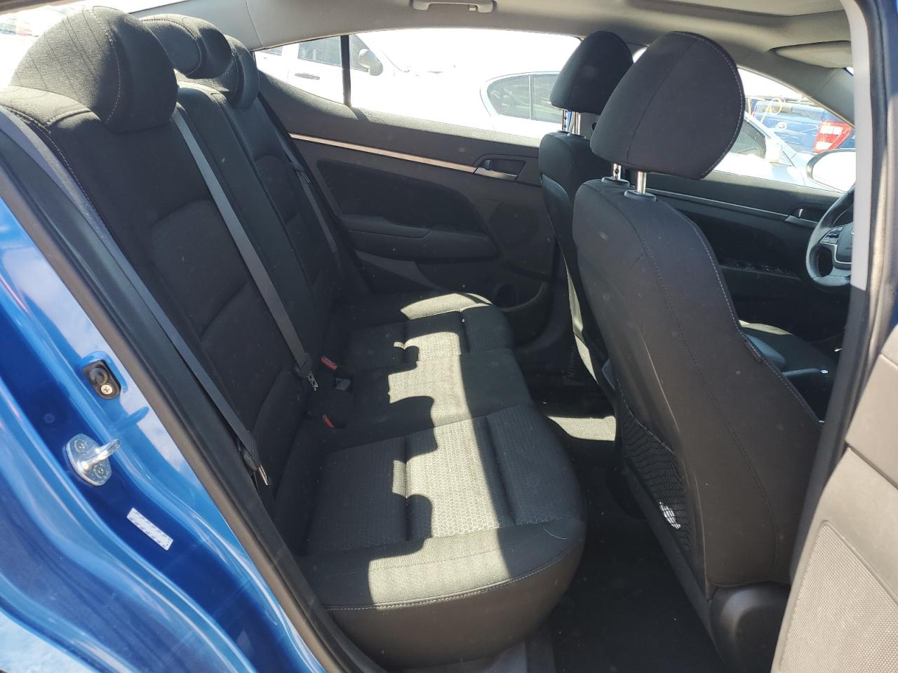 2017 Hyundai Elantra - Image 10