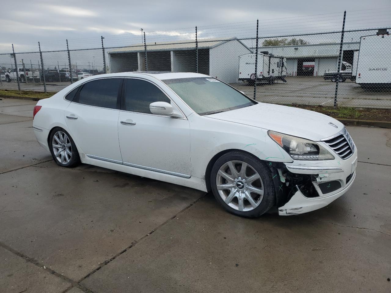 2013 Hyundai Equus - Image 4