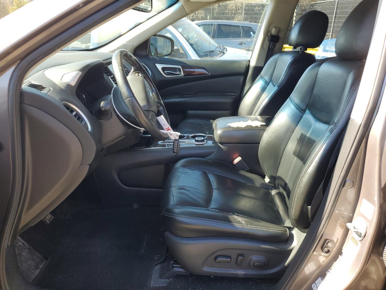 2014 Nissan Pathfinder - Image 7