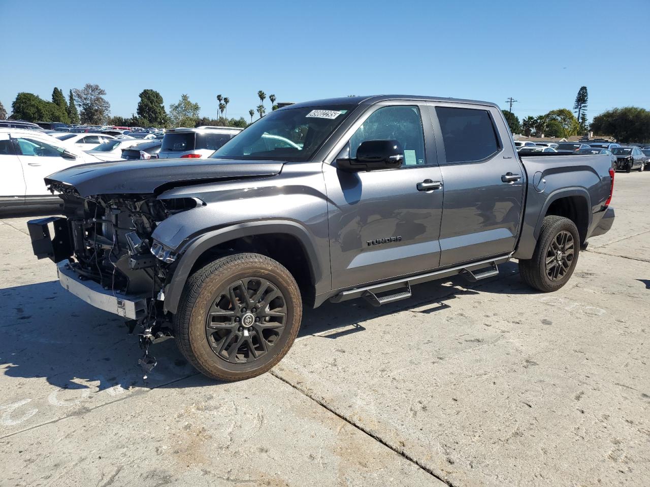 2024 Toyota Tundra Crewmax Limited на продаже в Van Nuys, CA - Front End