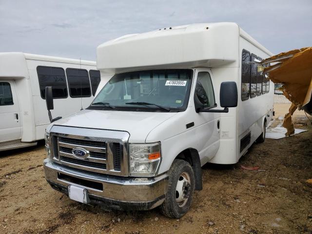 2016 Ford Econoline E450 Super Duty Cutaway Van