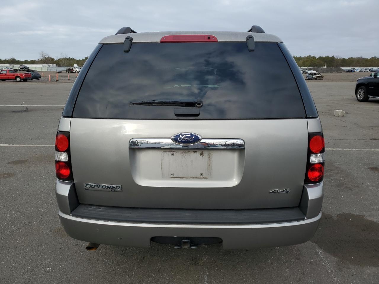 2008 Ford Explorer Xlt VIN: 1FMEU73EX8UA27300 Lot: 48832335