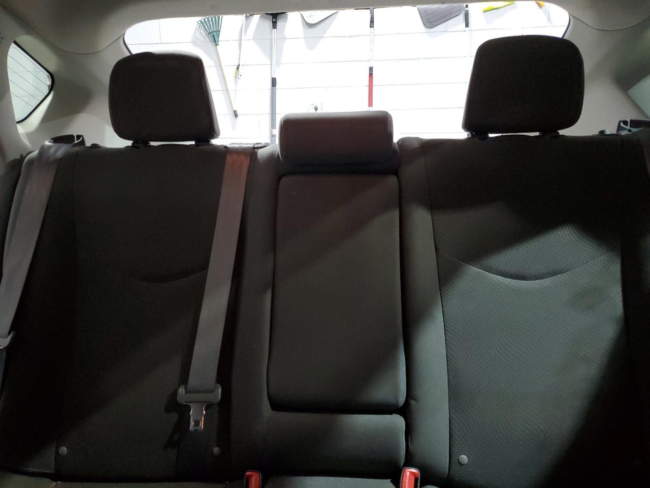 2013 Toyota Prius - Image 10