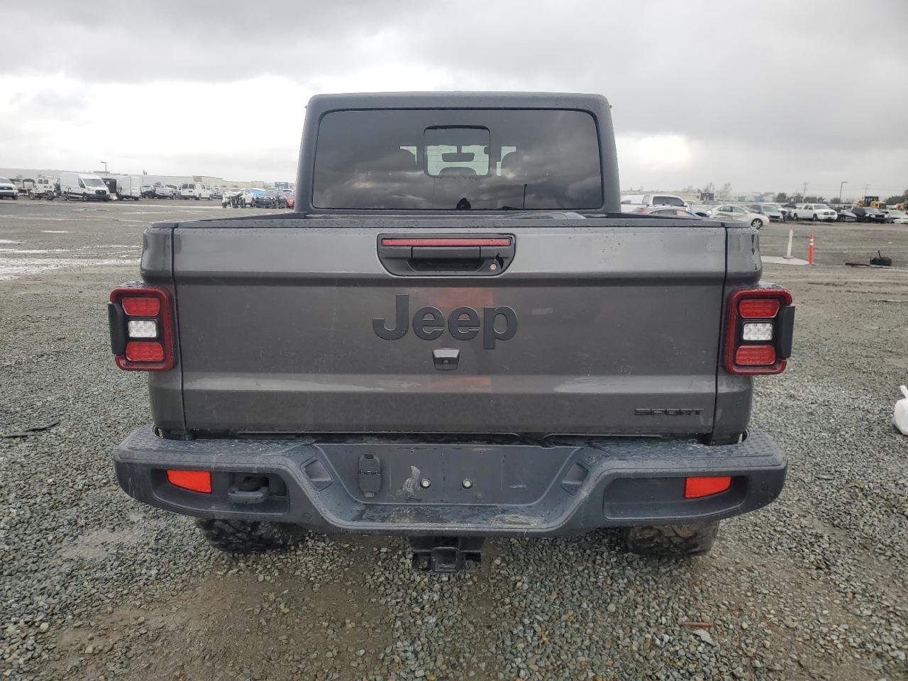 2021 Jeep Gladiator - Image 6